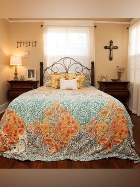 Anthropologie Reversible Duvet Cover, Matching Dust Ruffle, 2 Pillow Shams